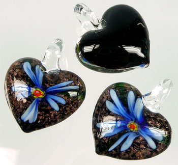 Code: D06682    --- Verre pendentif Coeur +-40x31mm. Bleu Fonce---